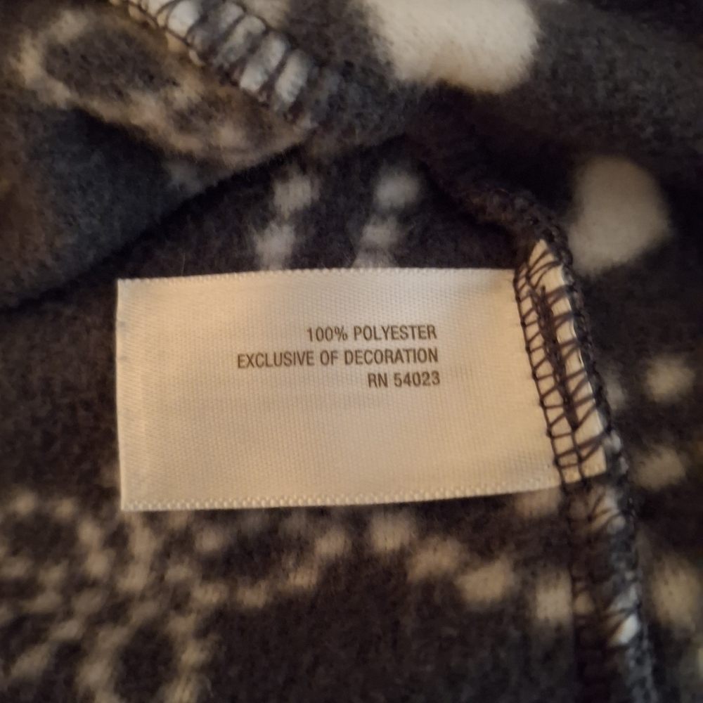 Old Navy Women's Charcoal and Ivory Fleece Sweater Jacket - Picture 5 of 7